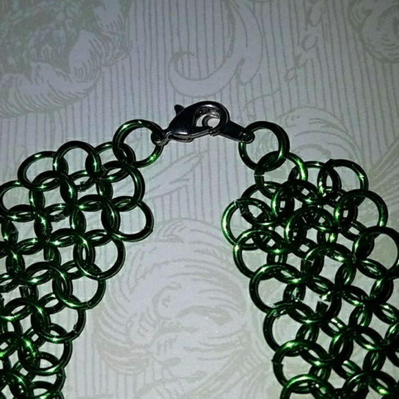 European Green 4-in-1 Chainmaile Bracelet - Picture 3 of 5